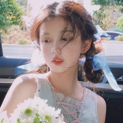 凹凸 海报